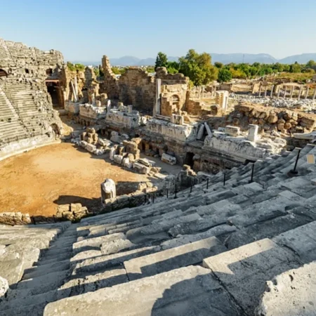 Сиде — гармония древности, красоты и современности